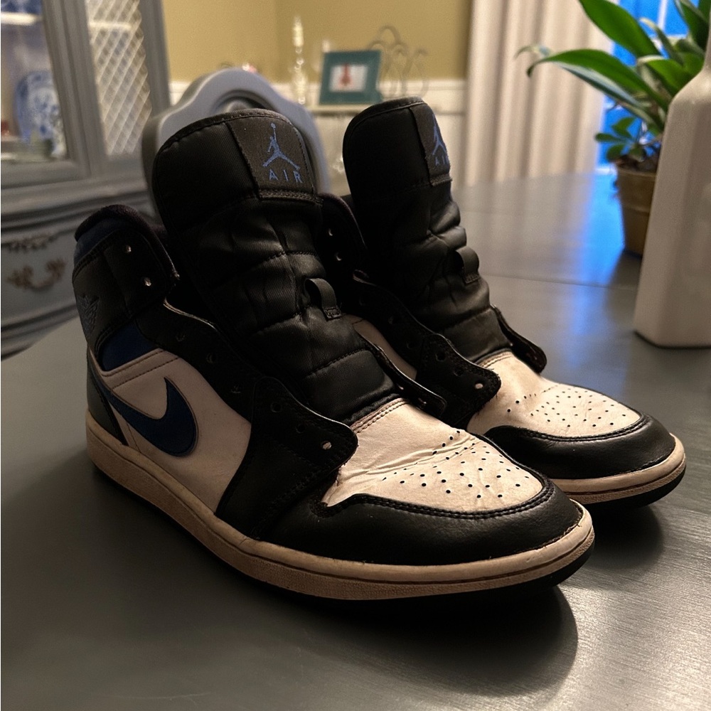 Authentic Nike Air Jordan 1 mid racer blue